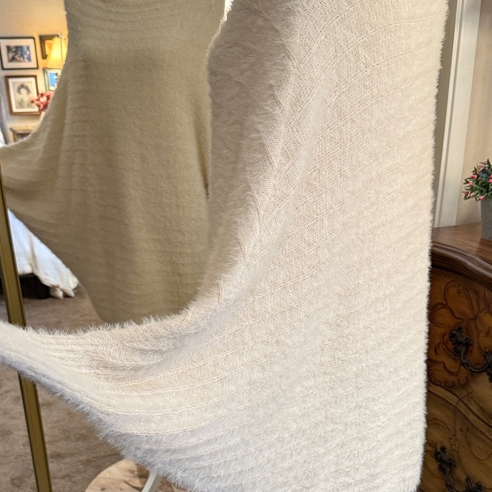 Calvin Tran Ivory Eyelash Knit Poncho Sweater-SizeLarge - Picture 6 of 11